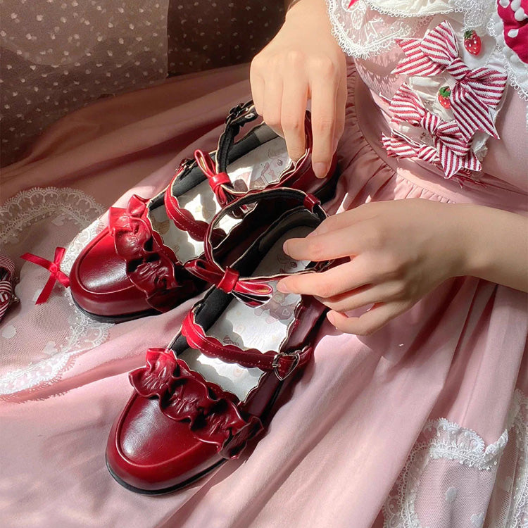 Classic Designed Shoes in a Timeless Cut