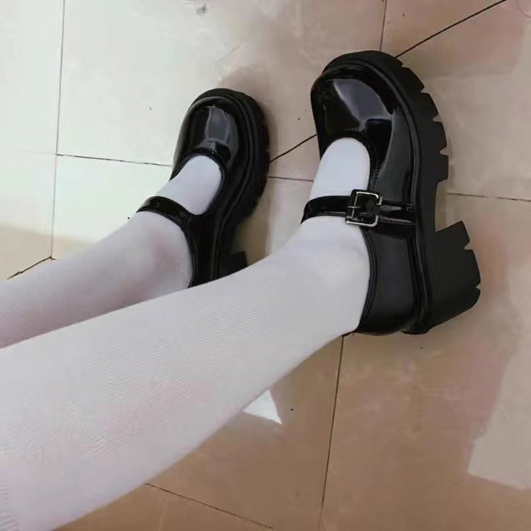 Thoughtfully Designed Shoes in a Timeless Style