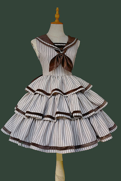 Finely Styled Dress with a Classic Vintage Look