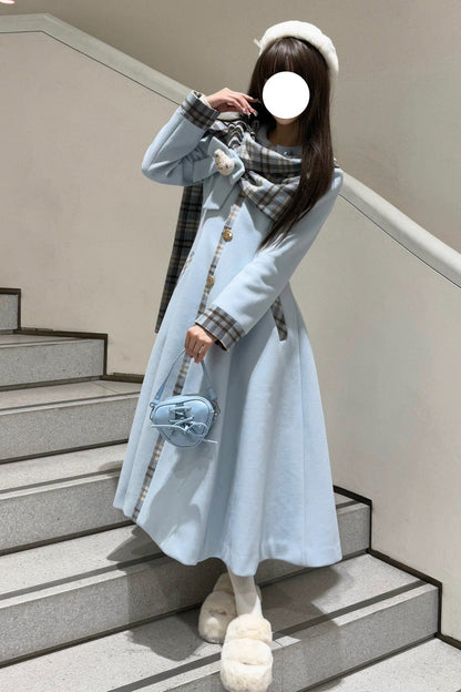 Subtly Elegant Coat with a Refined Vintage Look