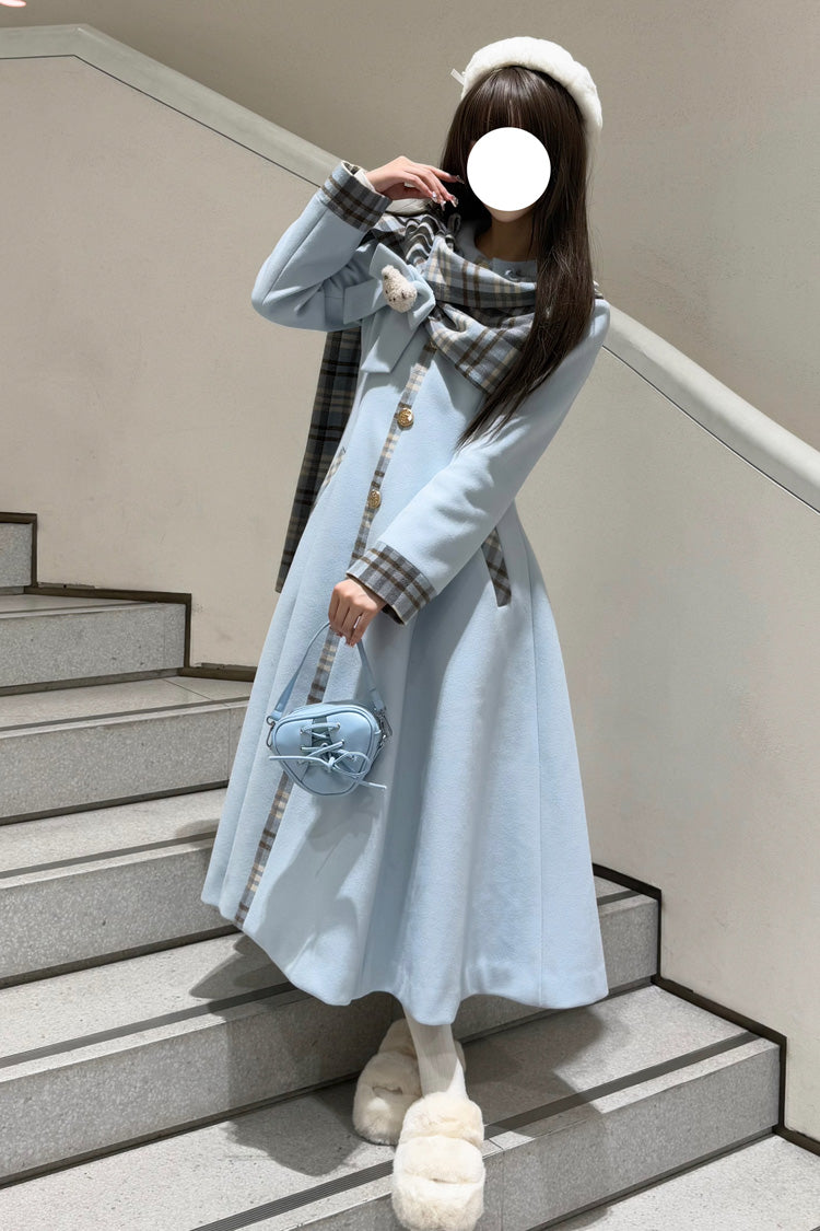 Subtly Elegant Coat with a Refined Vintage Look