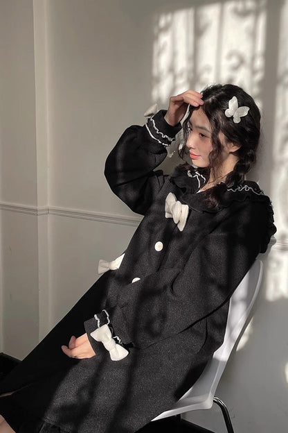 Classic Vintage Coat with a Flattering Fit