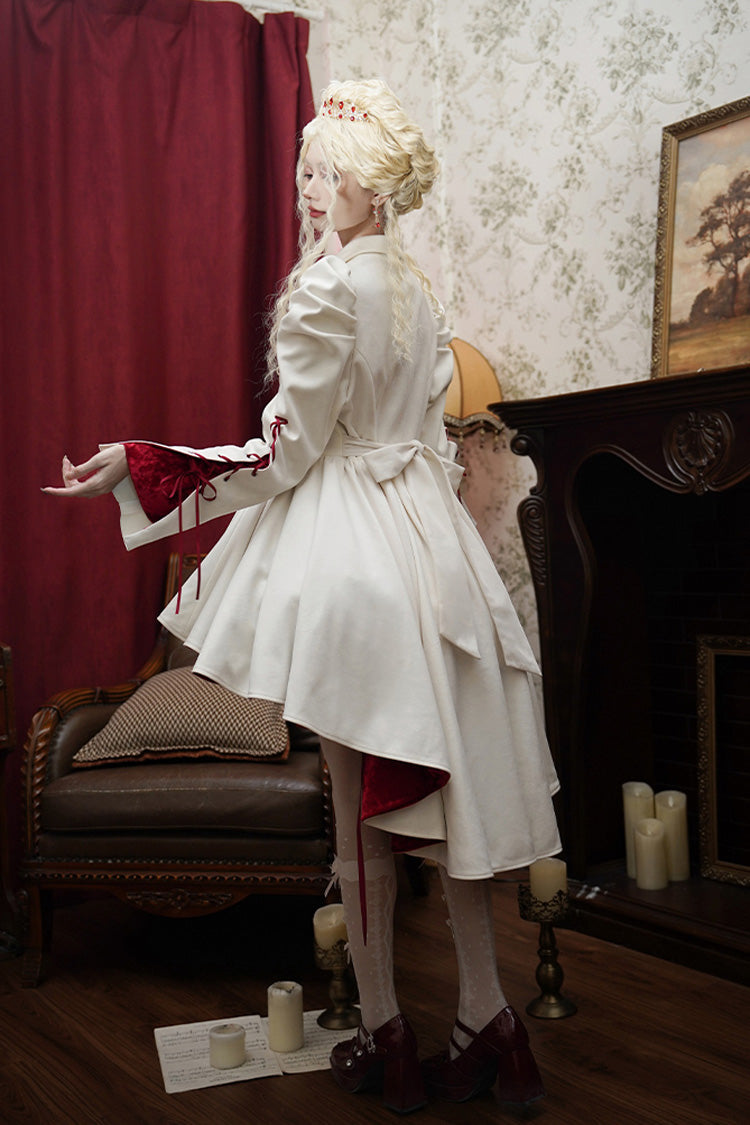 Finely Styled Coat with a Classic Vintage Look