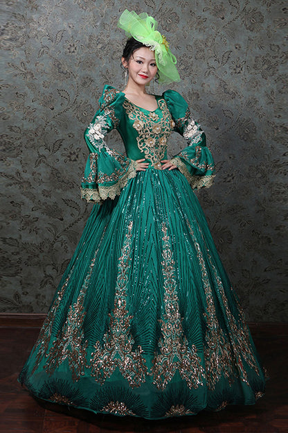 Finely Styled Dress with a Classic Vintage Look