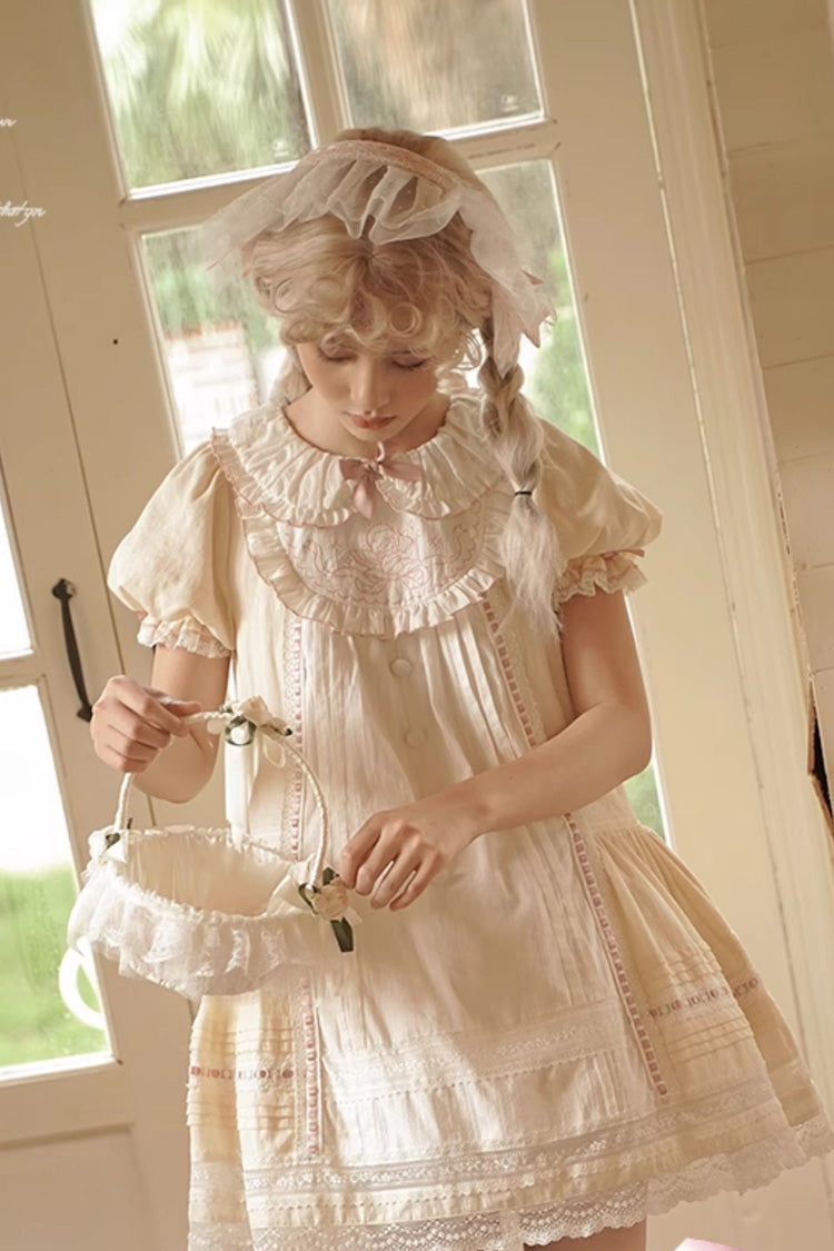 Finely Styled Dress with a Classic Vintage Look
