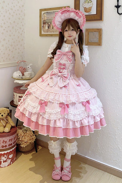 Finely Styled Dress with a Classic Vintage Look