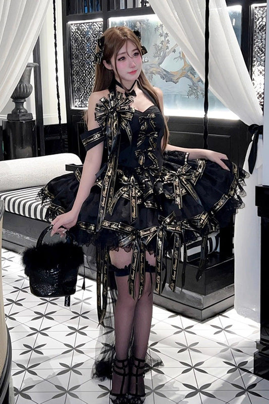 Finely Styled Dress with a Classic Vintage Look