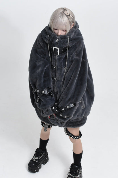 Beautifully Finished Coat in a Timeless Design