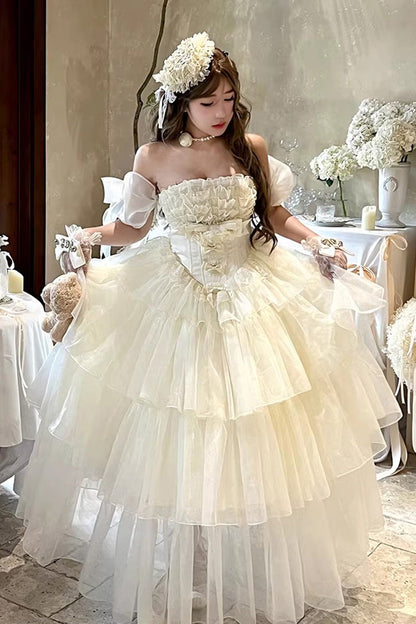 Subtly Elegant Dress with a Refined Vintage Look