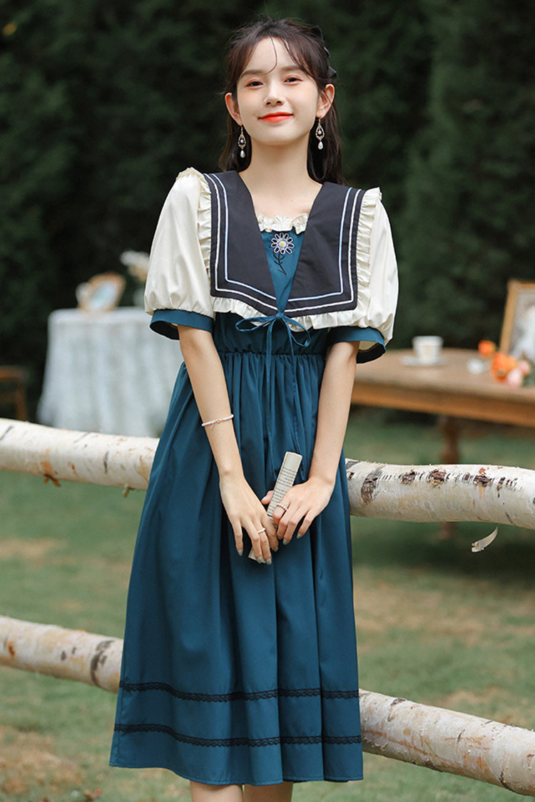 Finely Styled Dress with a Classic Vintage Look