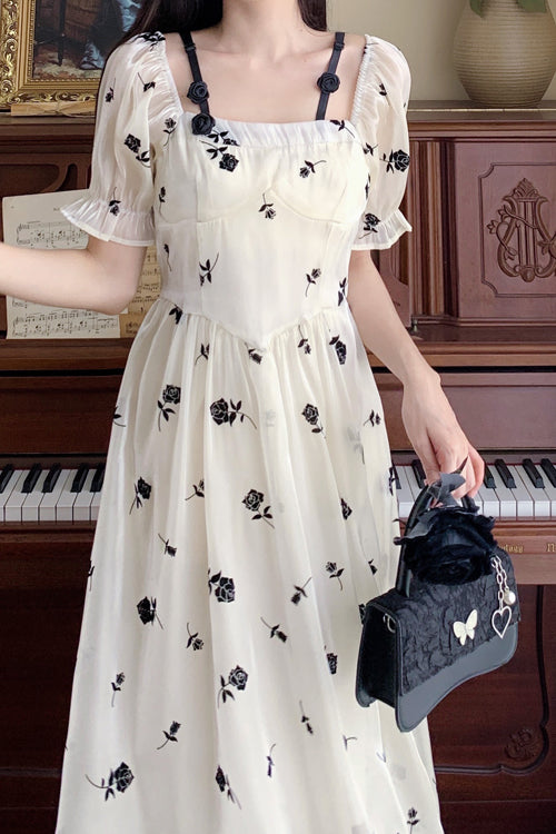 Classic Vintage Dress with a Flattering Fit