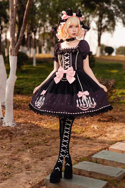Subtly Elegant Dress with a Refined Vintage Look