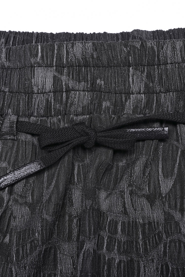 Effortlessly Elegant Pants with a Timeless Design