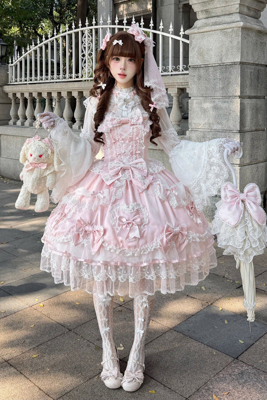 Finely Styled Dress with a Classic Vintage Look