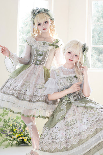 Subtly Elegant Dress with a Refined Vintage Look
