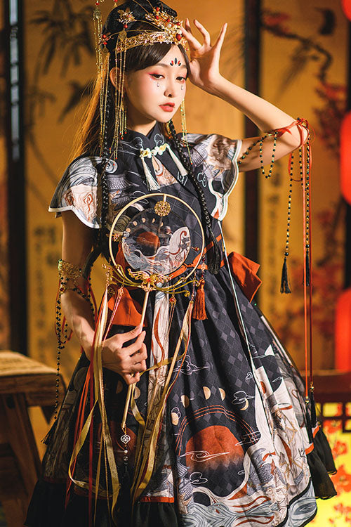 Beautifully Finished Dress in a Timeless Design