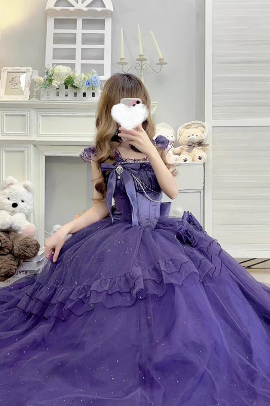 Finely Styled Dress with a Classic Vintage Look