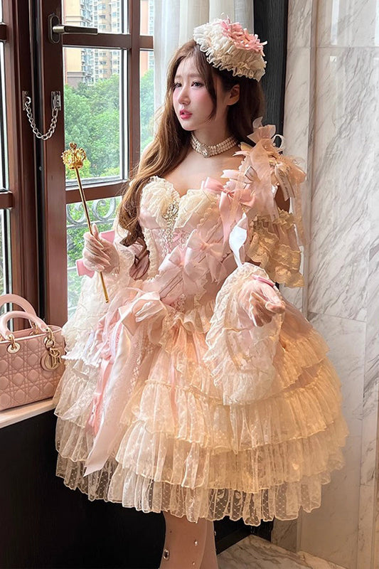 Finely Styled Dress with a Classic Vintage Look