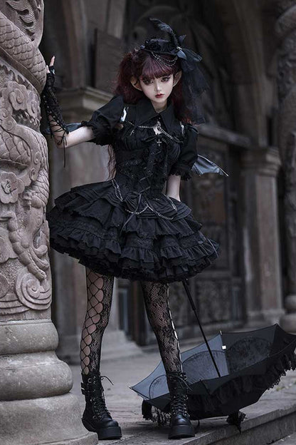 Beautifully Finished Dress in a Timeless Design