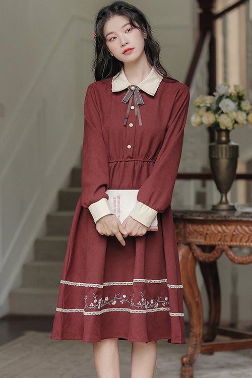Subtly Elegant Dress with a Refined Vintage Look