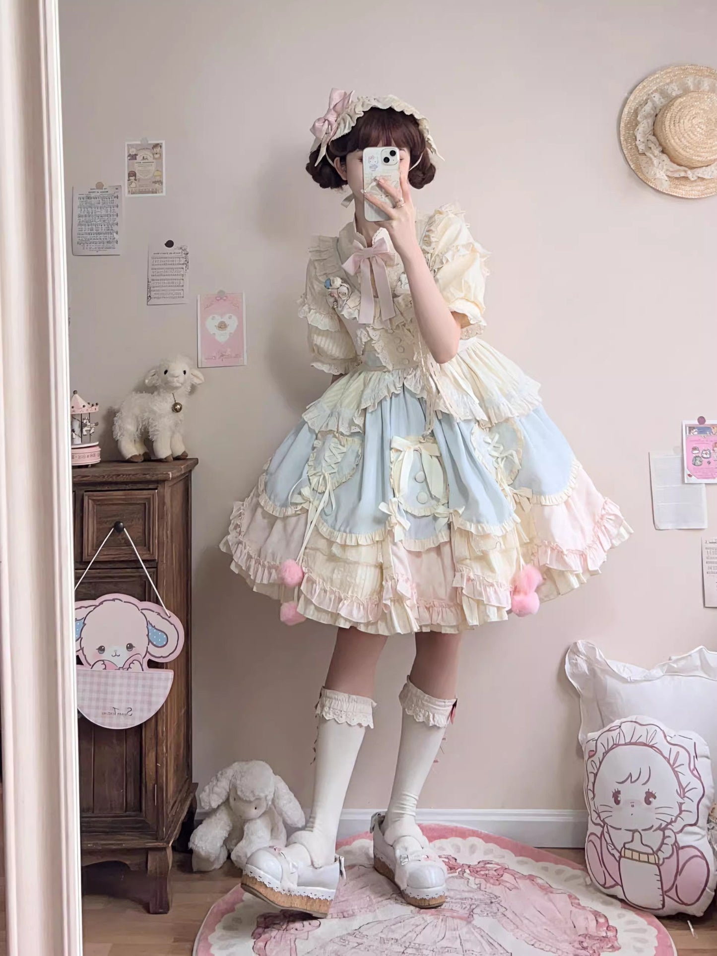 Beautifully Finished Dress in a Timeless Design