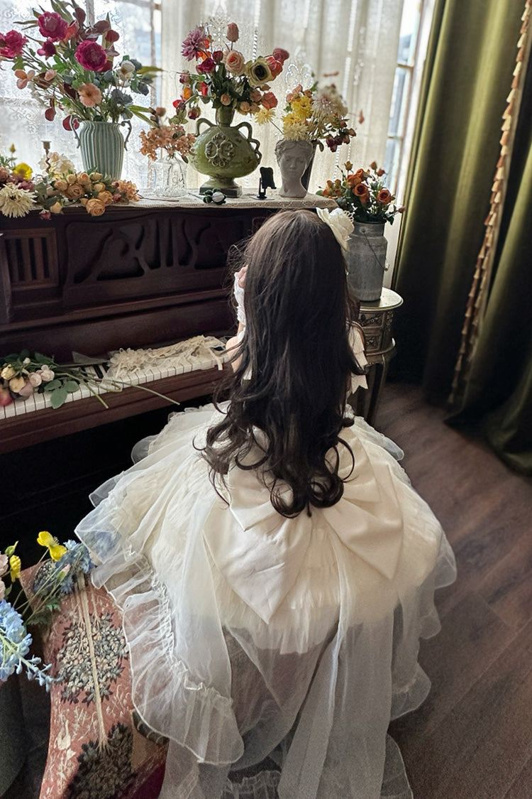 Subtly Elegant Dress with a Refined Vintage Look