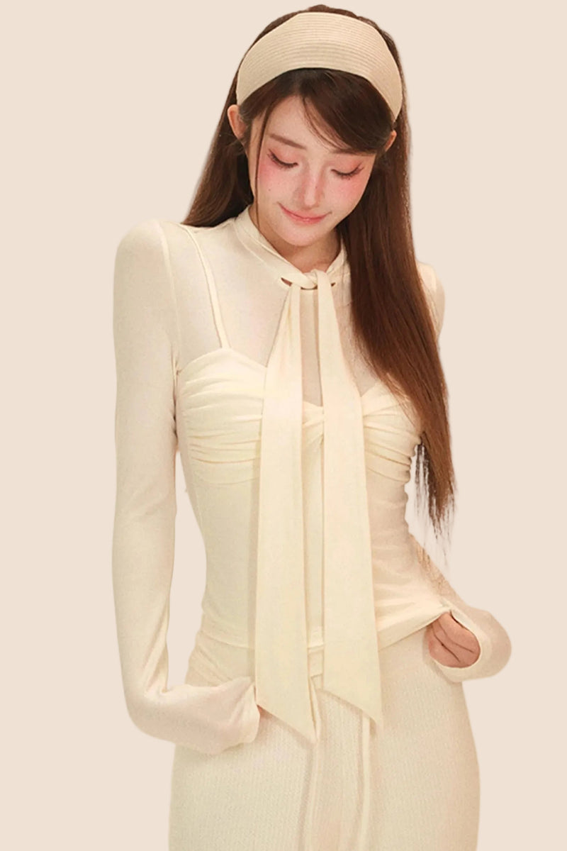Cloud-like Twist Collar Top