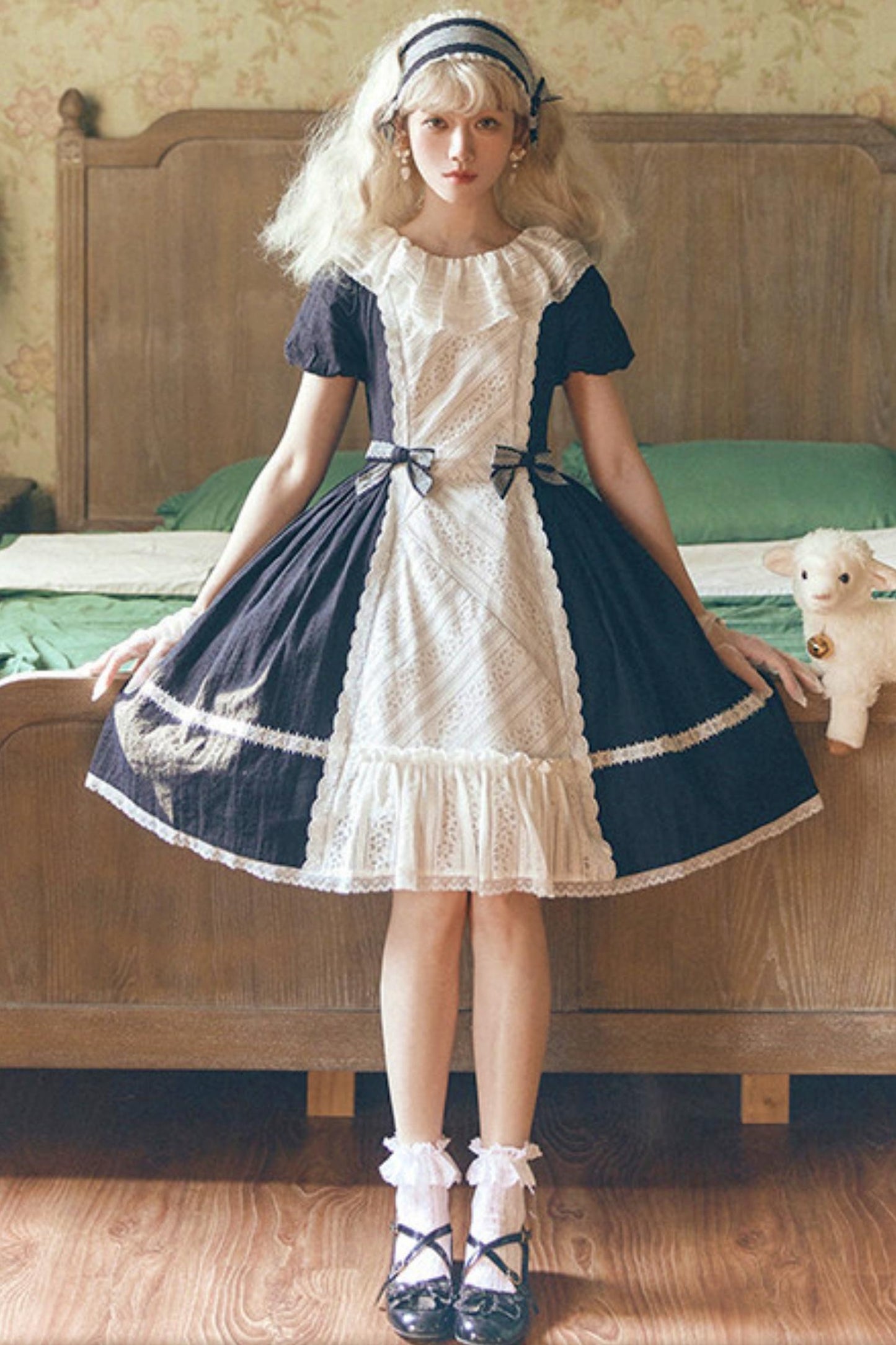 Lace Ribbon Maid Lolita Dress