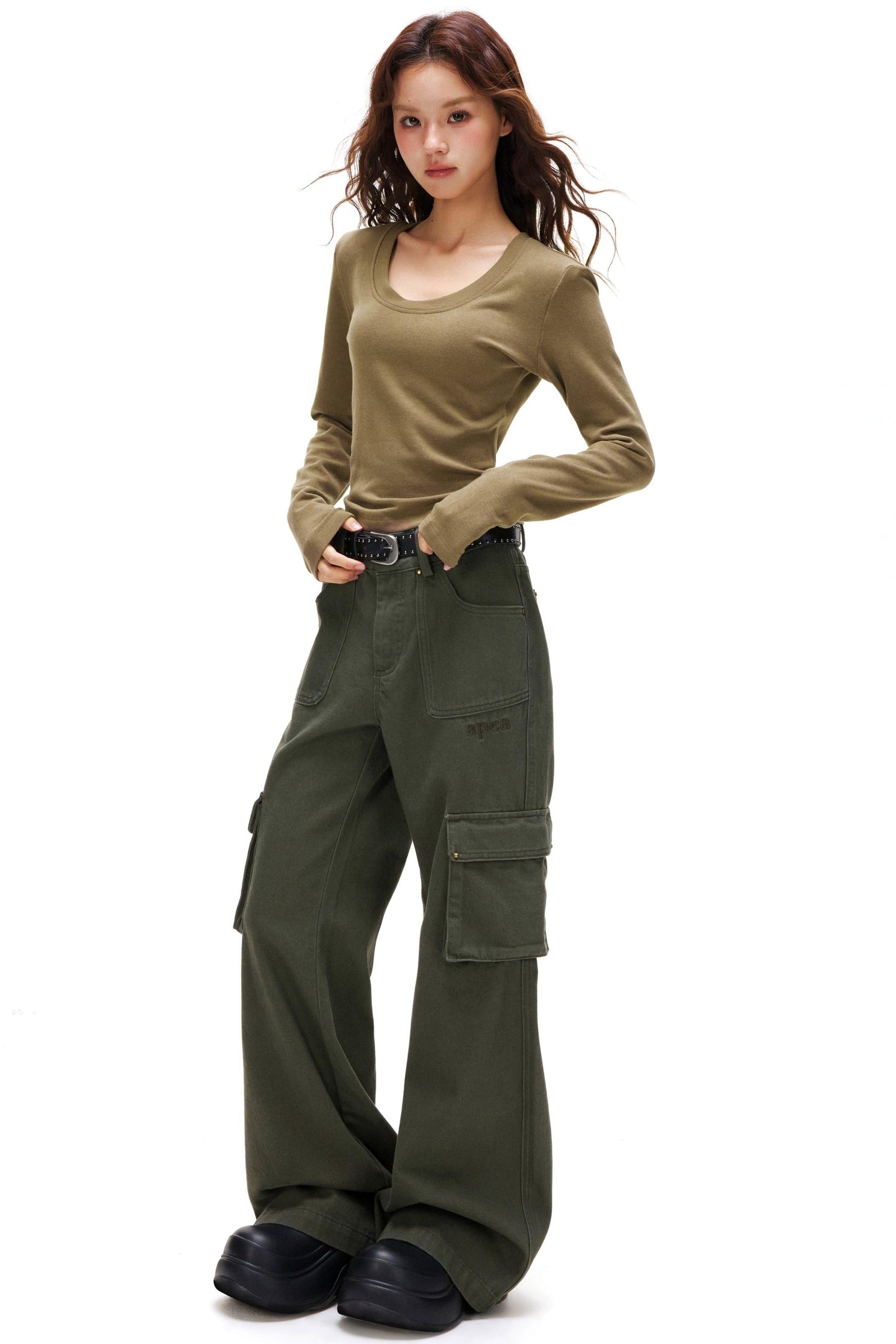 Open-neck Slim Top