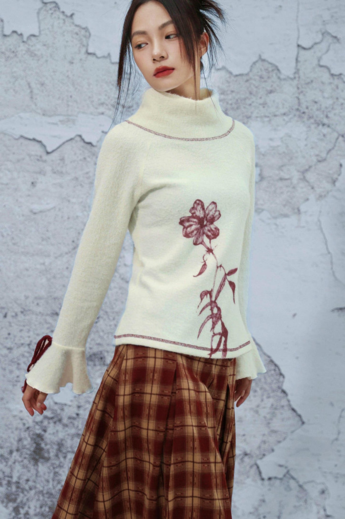 Color Blocked Plush Knit Sweaters
