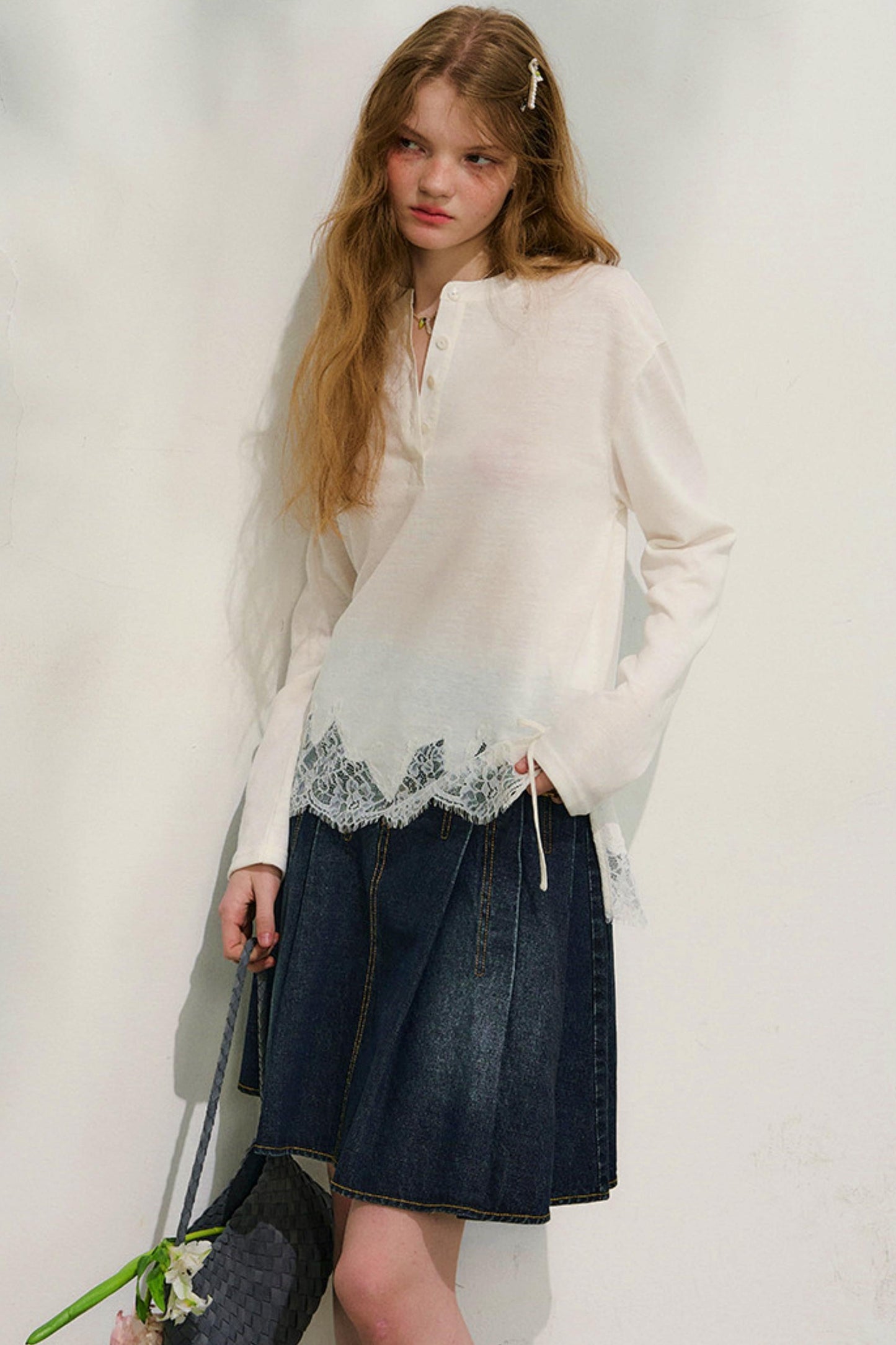 Swinging Silhouette Lace Blouse