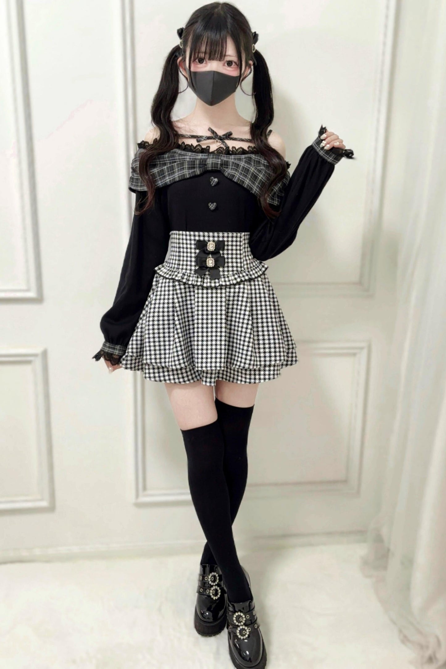 Off-shoulder Lace Ribbon Strap Knit Top