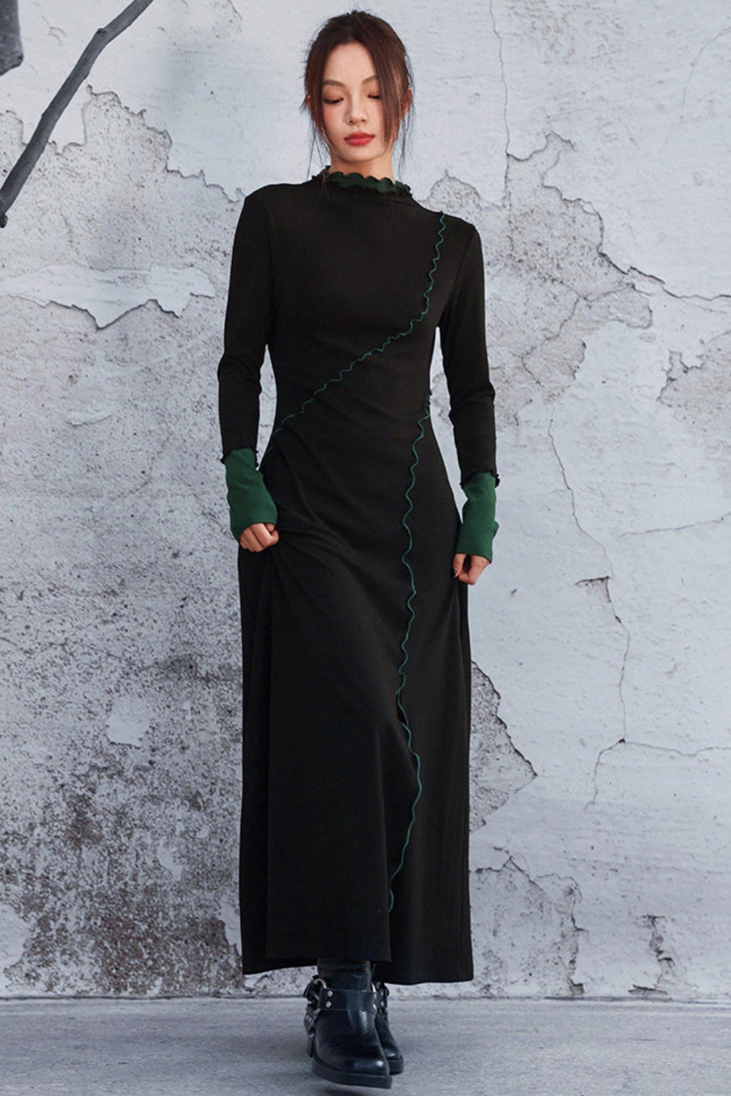 Dark Mode Mellow Dress
