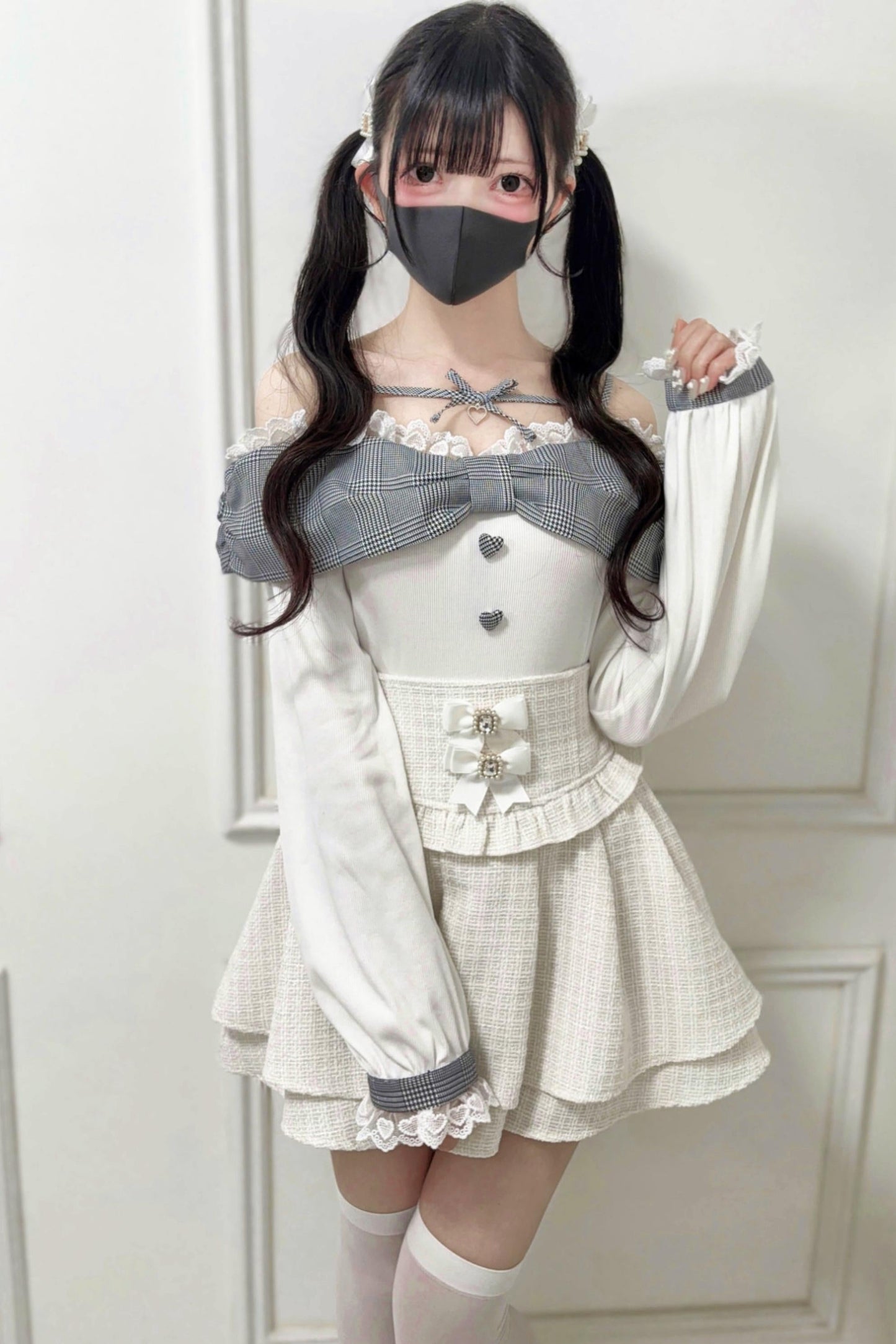 Off-shoulder Lace Ribbon Strap Knit Top