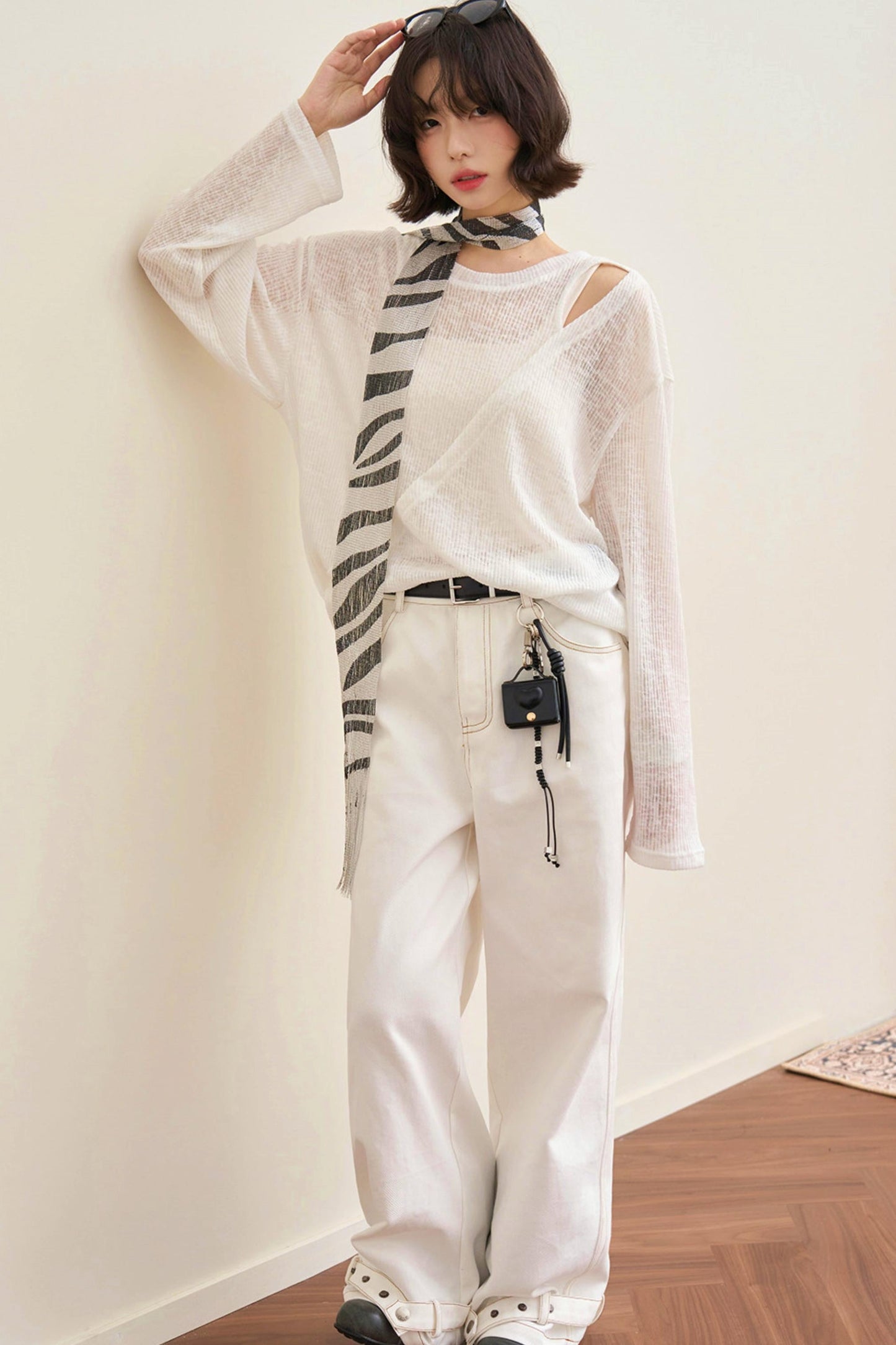 Mode Sheer Loose Off-shoulder Top