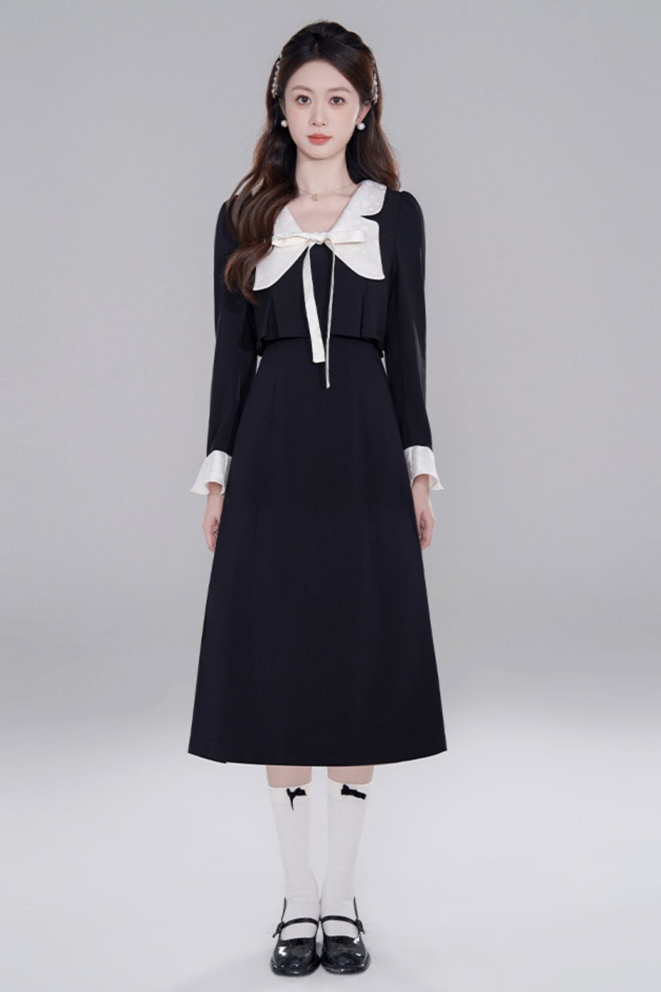Black Neck Rich Daughter Dress