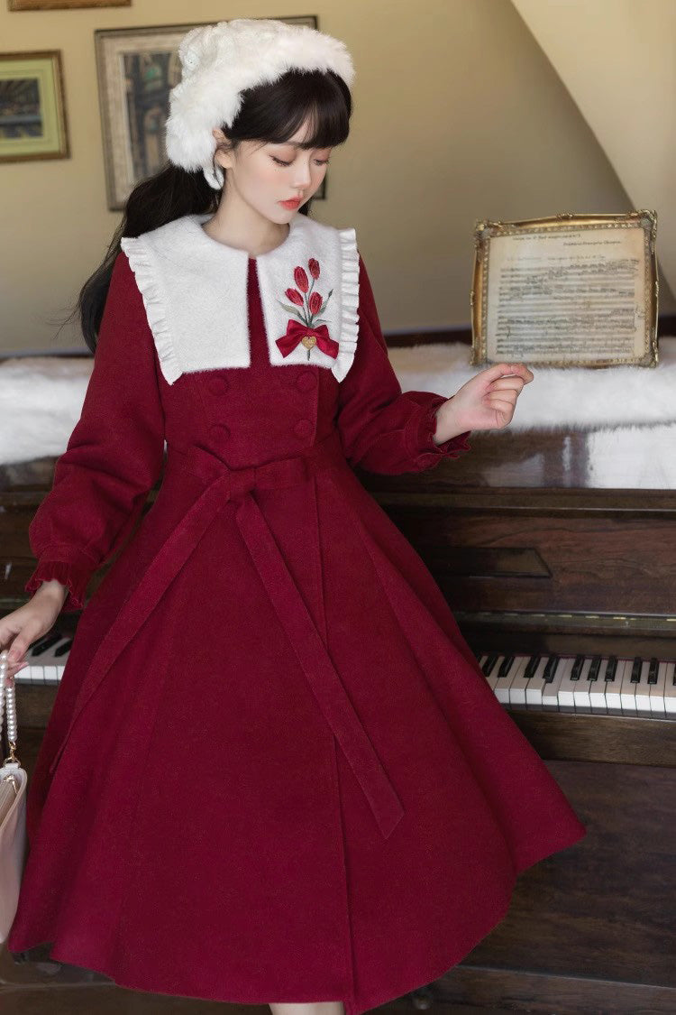 Casually Elegant Coat with a Refined Edge