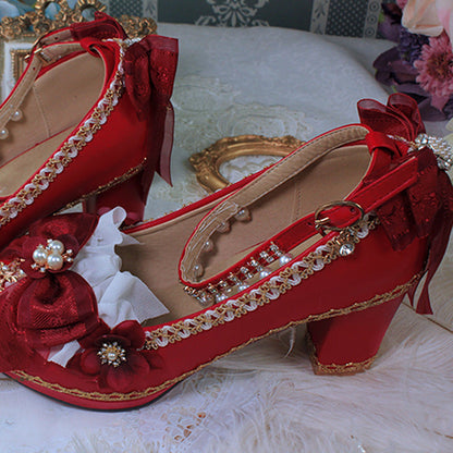 Effortlessly Elegant Heels with a Timeless Design