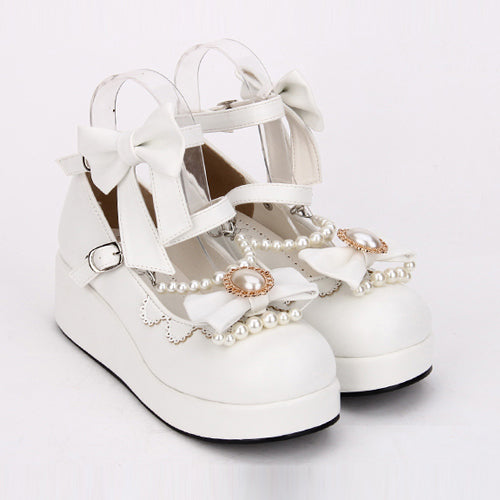 Effortlessly Elegant Shoes with a Timeless Design