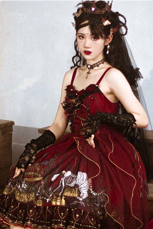 Beautifully Crafted Dress in a Classic Style