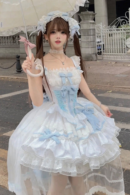 Finely Styled Dress with a Classic Vintage Look