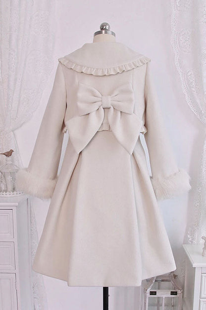 Effortlessly Elegant Coat with a Timeless Design
