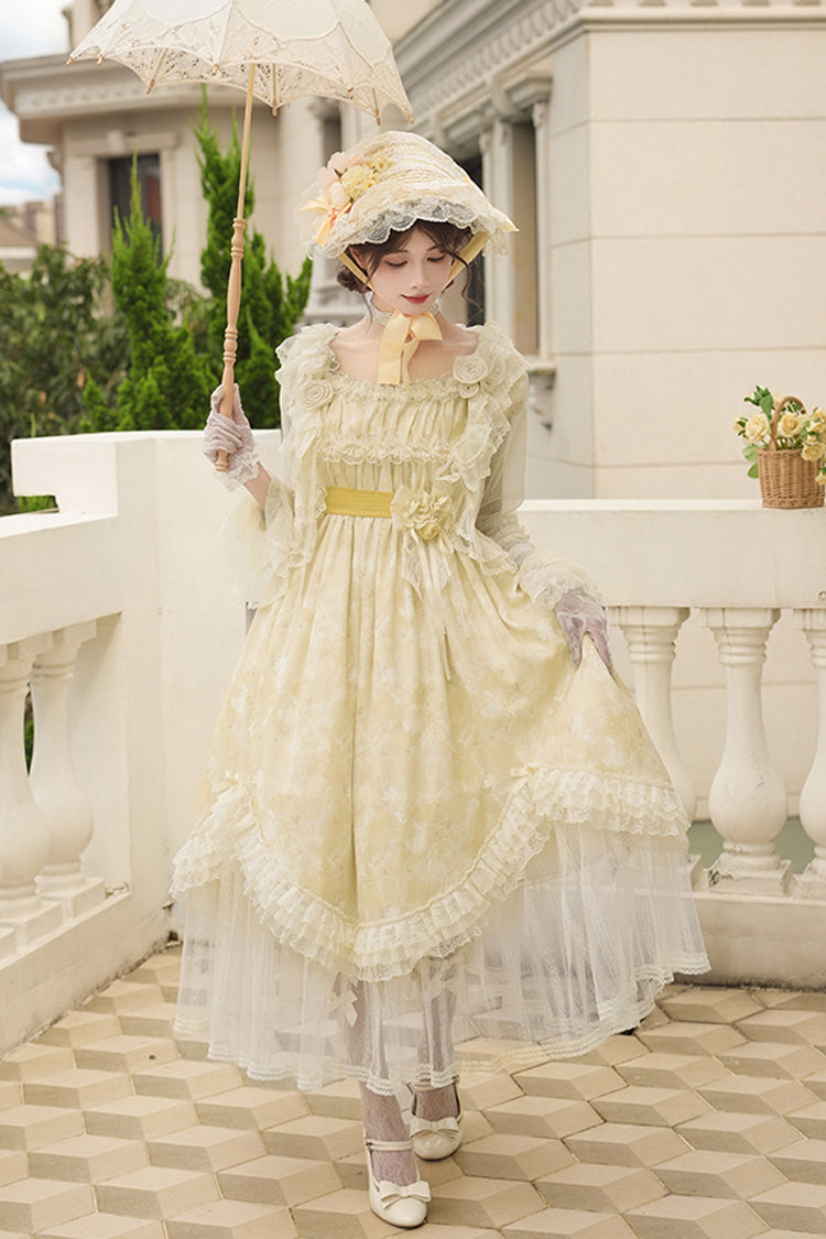 Finely Styled Dress with a Classic Vintage Look