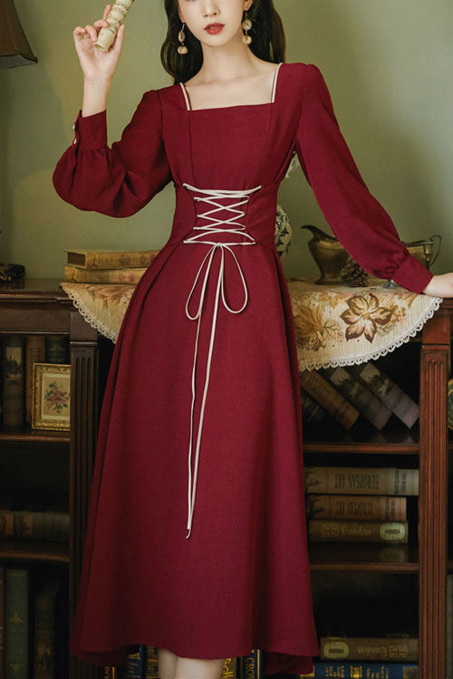 Finely Styled Dress with a Classic Vintage Look