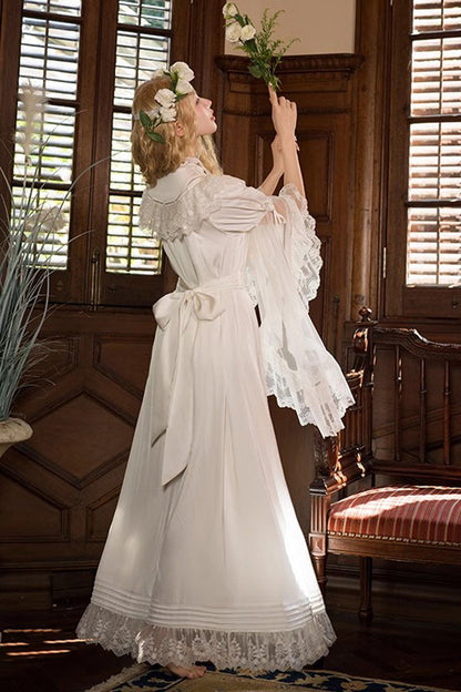 Subtly Elegant Dress with a Refined Vintage Look