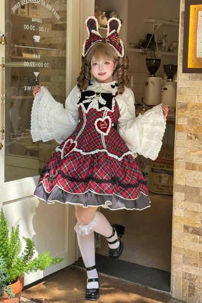 Finely Styled Dress with a Classic Vintage Look