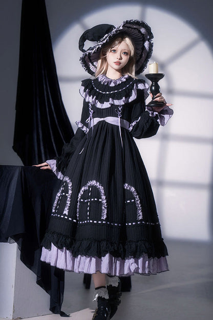 Finely Styled Dress with a Classic Vintage Look
