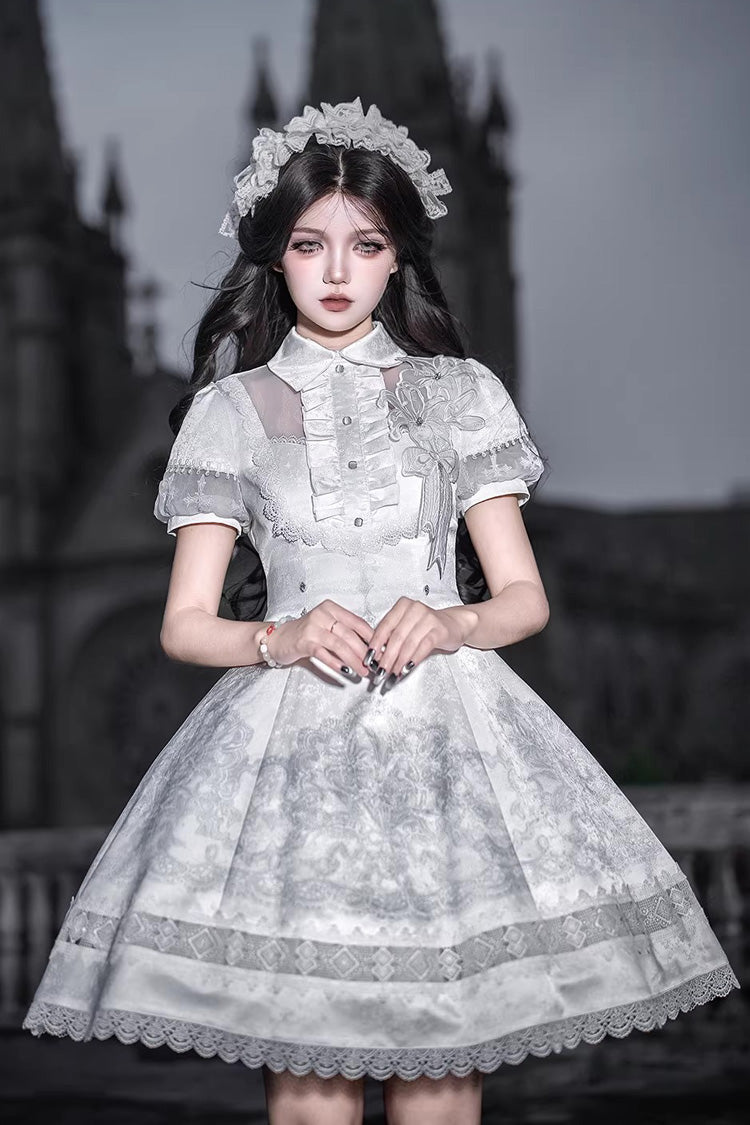 Finely Styled Dress with a Classic Vintage Look