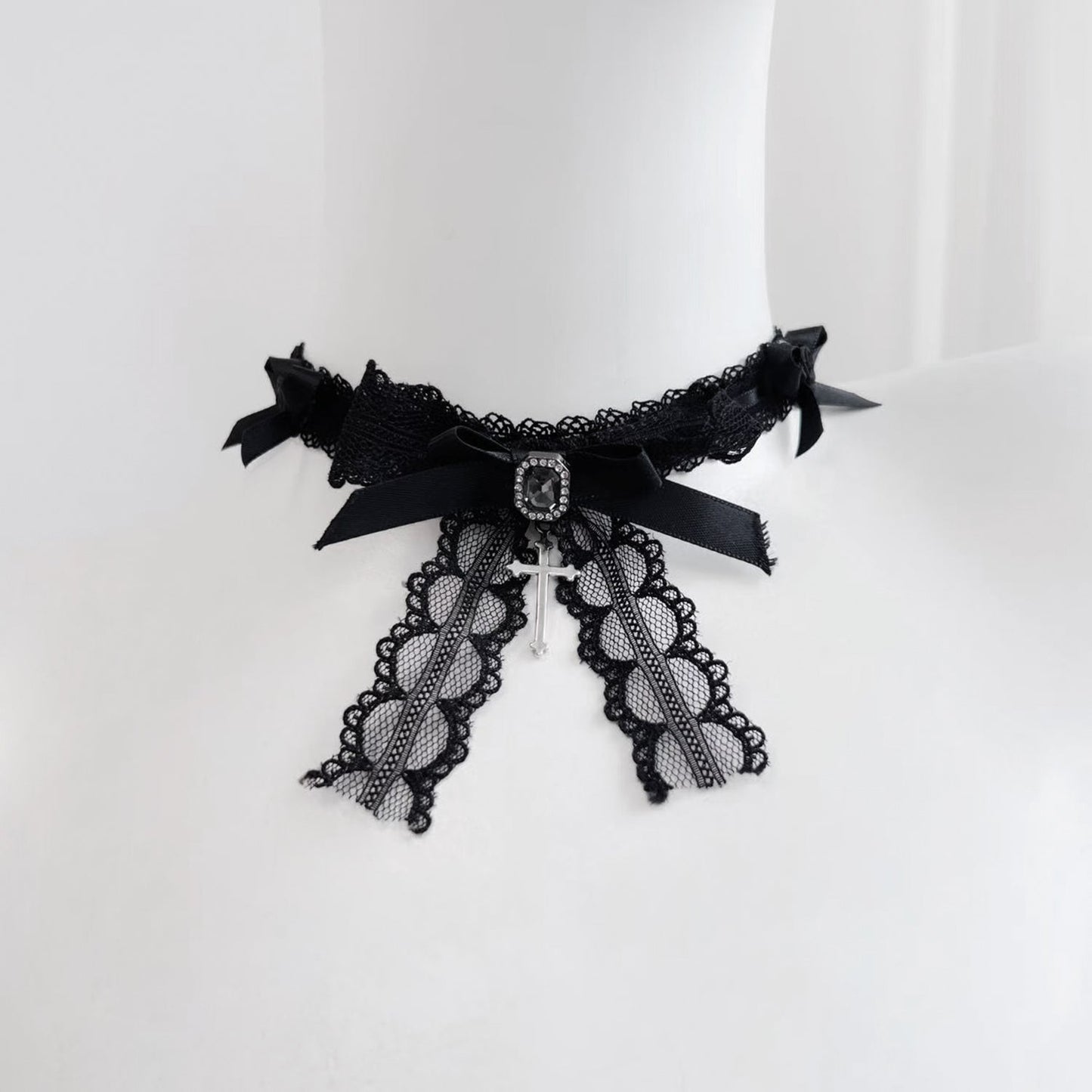 [reservations] Gothic Dark Mine Lace Flying Sleeve Dress + Choker