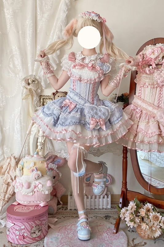Finely Styled Dress with a Classic Vintage Look